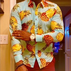 Men Casual Vacation shirt.